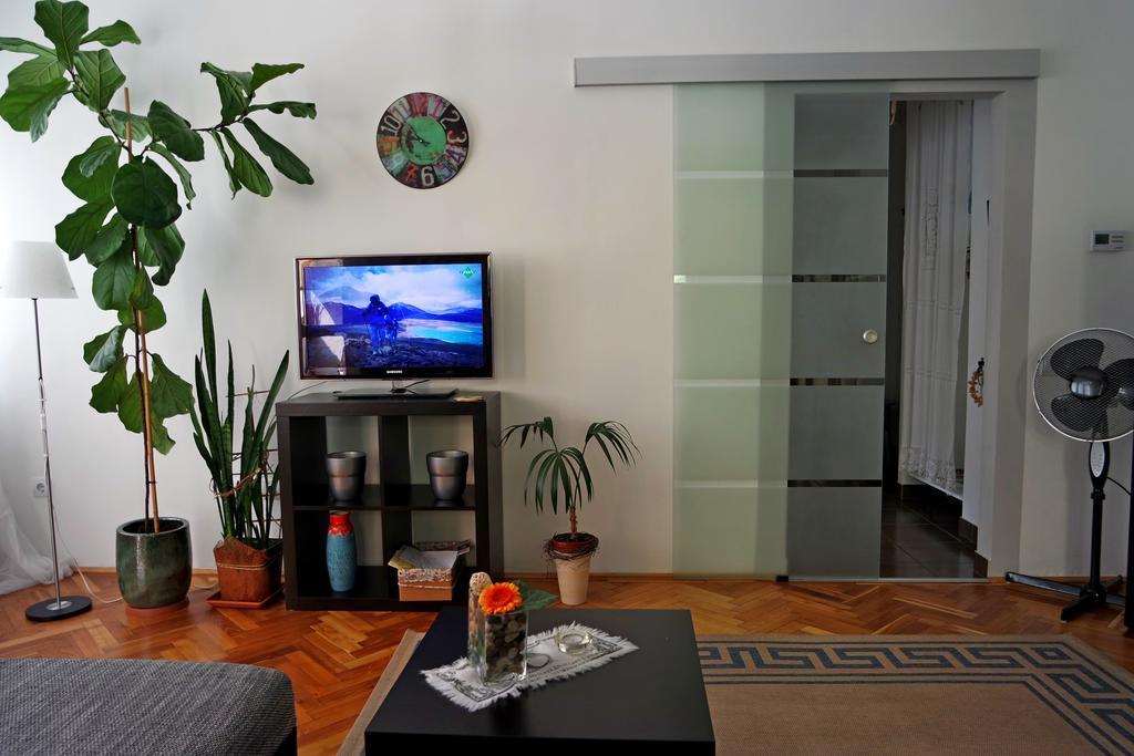 Belvarosi Studio Apartman Gyor Exterior photo